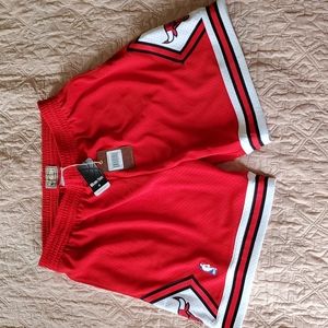 Mitchell & Ness Chicago Bulls 1997-98 Red Road Swingman Shorts 2XL